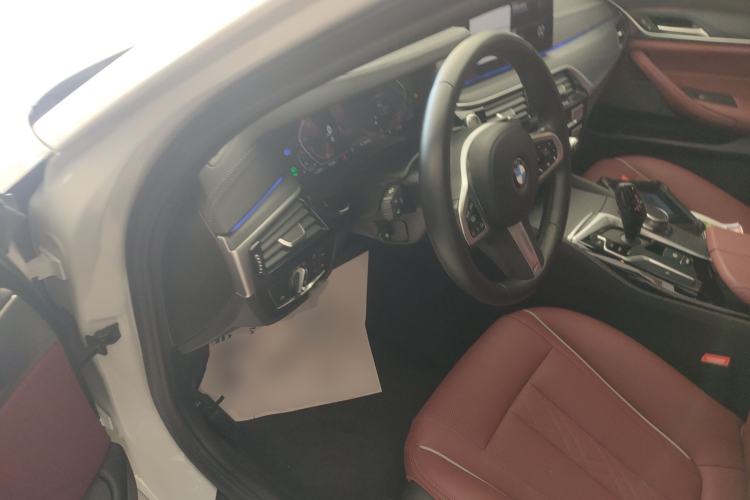 Used BMW 5 Series 2022 Second Facelift 530Li Leading Edition M Sport Package Driver Seat