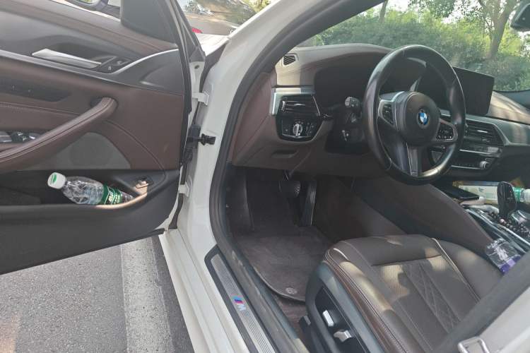 Used BMW 5 Series 2022 Second Facelift 530Li Leading Edition M Sport Package Driver Seat