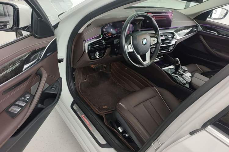 Used BMW 5 Series 2022 Restyled 525Li Luxury Package Driver Seat