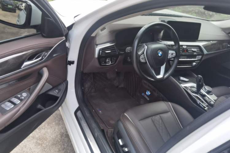 Used BMW 5 Series 2022 525Li Luxury Package Driver Seat