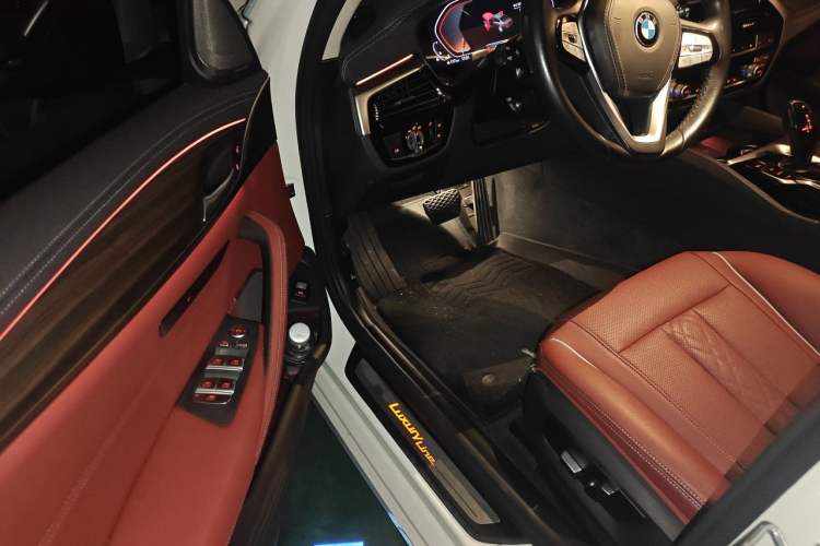 Used BMW 5 Series 2022 Updated 530Li Leading Edition Luxury Package Driver Seat
