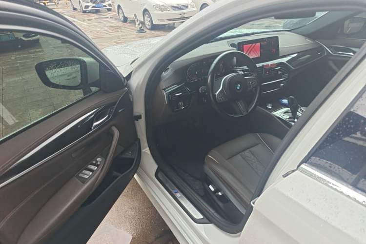 Used BMW 5 Series 2022 Second Facelift 525Li M Sport Package Driver Seat