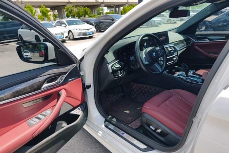 Used BMW 5 Series 2022 Second Facelift 525Li M Sport Package Driver Seat