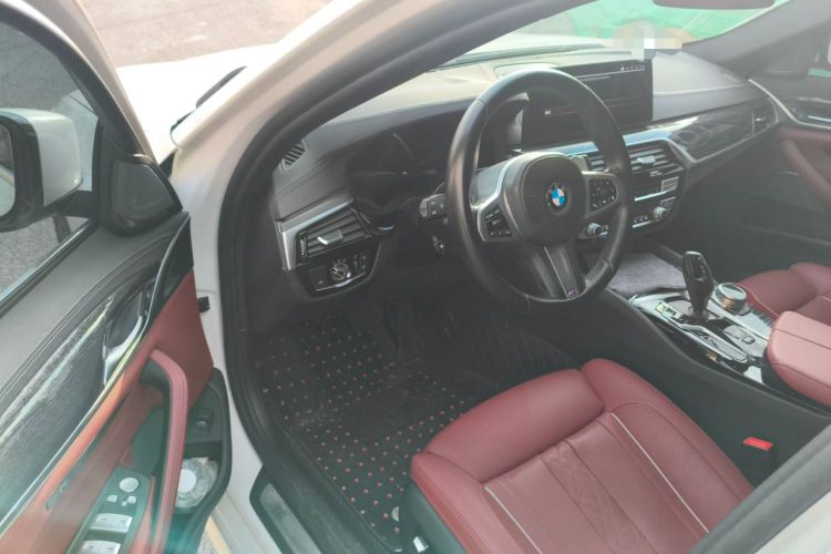 Used BMW 5 Series 2022 Restyled 530Li Luxury Edition M Sport Package Driver Seat