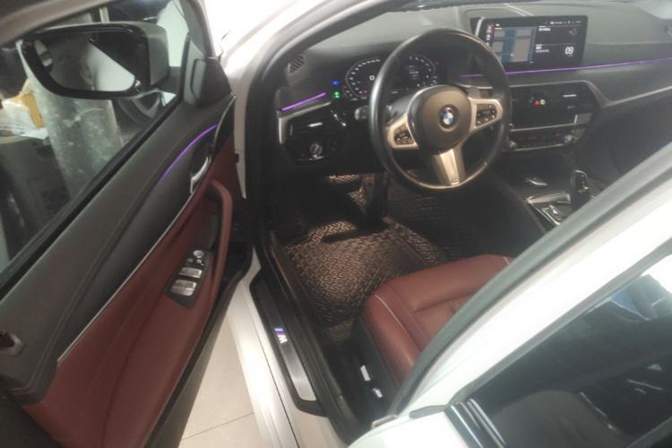 Used BMW 5 Series 2022 Restyled 530Li Leading Edition M Sport Package Driver Seat