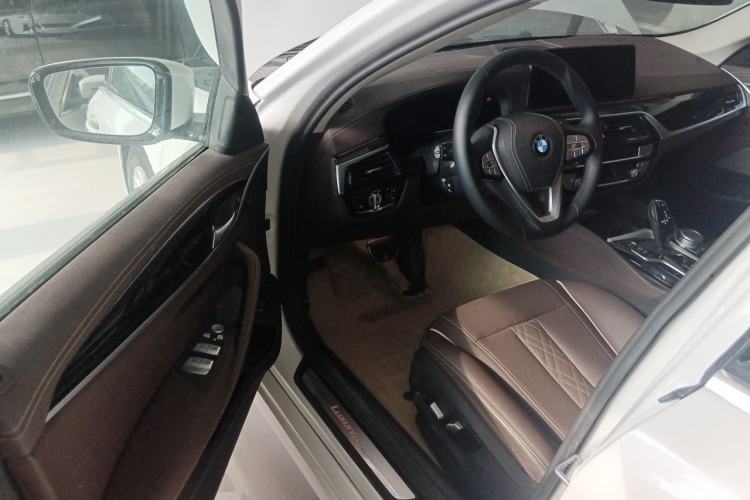 Used BMW 5 Series 2022 Second Facelift 525Li Luxury Package Driver Seat