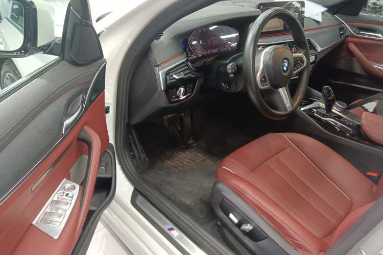 Used BMW 5 Series 2022 Restyled 530Li Leading Edition M Sport Package Driver Seat