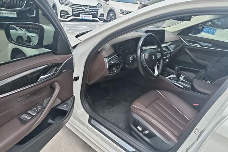 Used BMW 5 Series 2022 Restyled 525Li Luxury Package Driver Seat