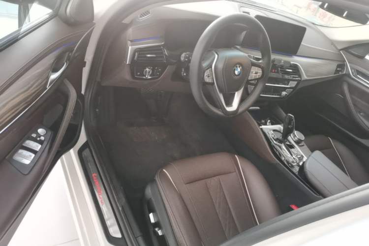 Used BMW 5 Series 2022 Updated 530Li Leading Edition Luxury Package Driver Seat