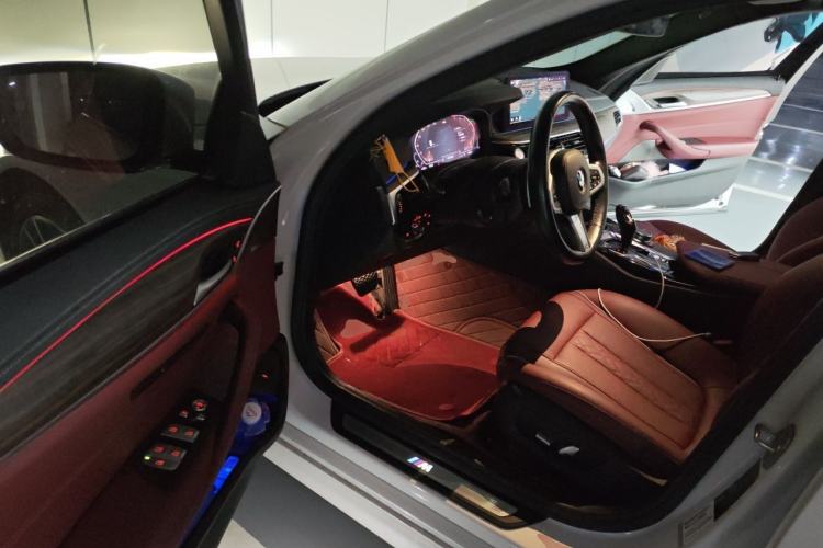 Used BMW 5 Series 2022 Second Facelift 530Li Leading Edition M Sport Package Driver Seat