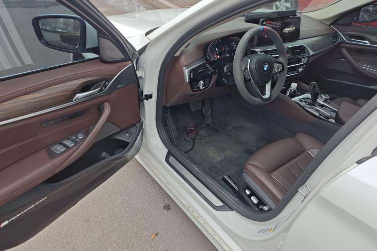 Used BMW 5 Series 2022 Second Facelift 530Li Luxury Edition Premium Package Driver Seat