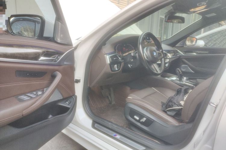 Used BMW 5 Series 2022 Restyled 525Li M Sport Package Driver Seat