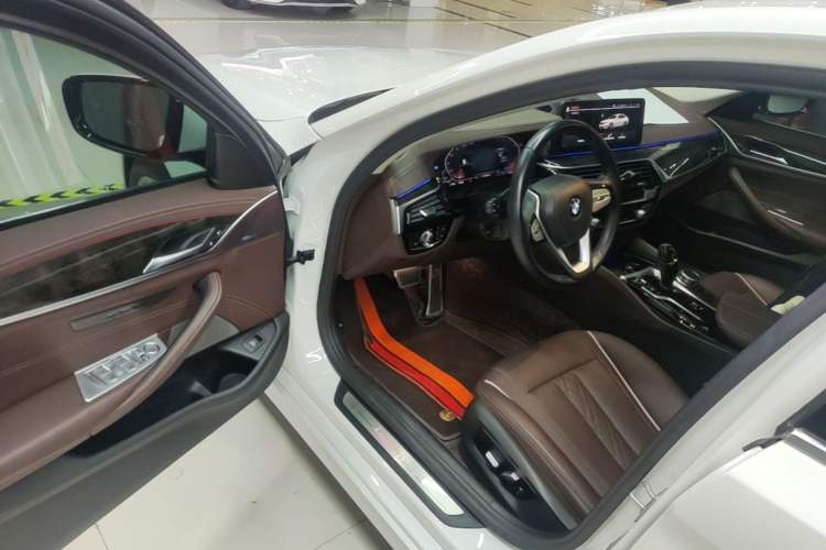 Used BMW 5 Series 2022 Restyled 525Li Luxury Package Driver Seat