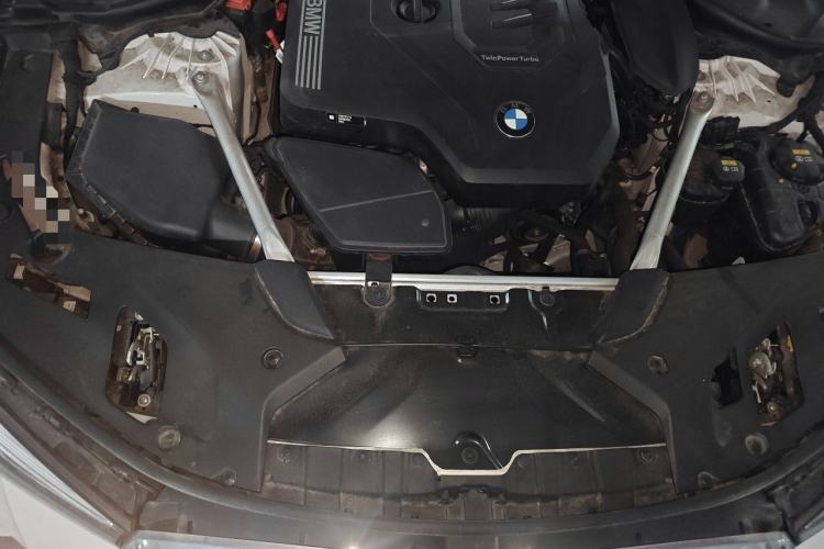 Used BMW 5 Series 2022 Second Facelift 530Li Luxury Version M Sport Package Engine Bay