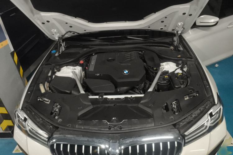 Used BMW 5 Series 2022 Second Facelift 530Li Luxury Version M Sport Package Engine Bay