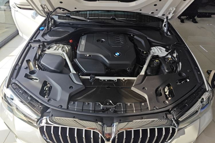 Used BMW 5 Series 2022 Second Facelift 530Li Leading Edition M Sport Package Engine Bay