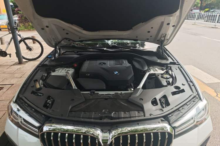 Used BMW 5 Series 2022 Second Facelift 525Li M Sport Package Engine Bay