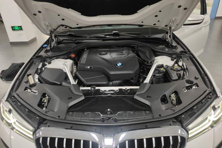 Used BMW 5 Series 2022 Second Facelift 530Li Leading Edition M Sport Package Engine Bay
