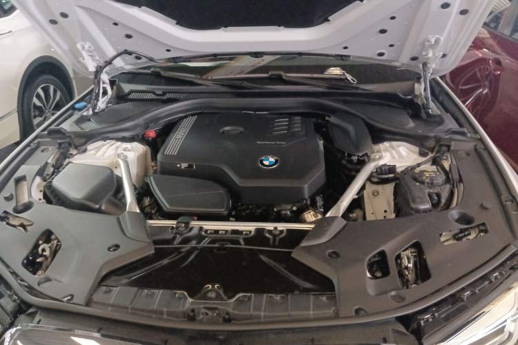 Used BMW 5 Series 2022 525Li M Sport Package Engine Bay