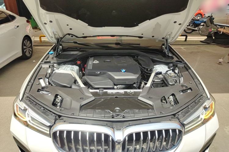 Used BMW 5 Series 2022 Second Facelift 530Li Leading Edition M Sport Package Engine Bay