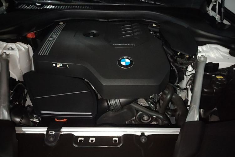Used BMW 5 Series 2022 Second Facelift 530Li Leading Edition M Sport Package Engine Bay