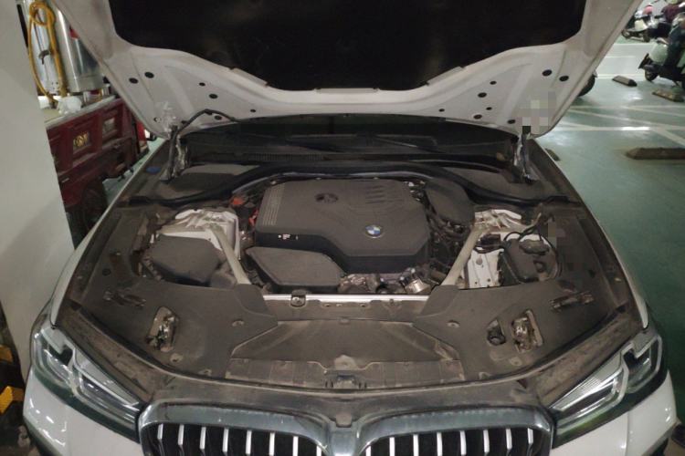 Used BMW 5 Series 2022 525Li M Sport Package Engine Bay