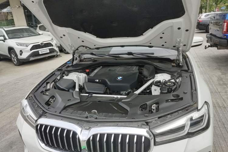Used BMW 5 Series 2022 Second Facelift 525i M Sport Package Engine Bay