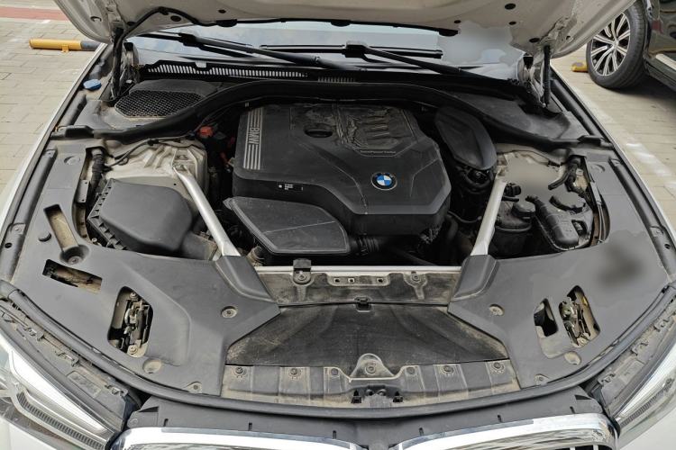 Used BMW 5 Series 2022 Second Facelift 530Li Luxury Version M Sport Package Engine Bay