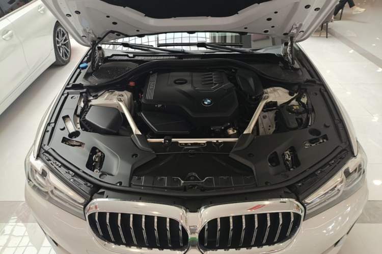 Used BMW 5 Series 2022 525Li Luxury Package Engine Bay