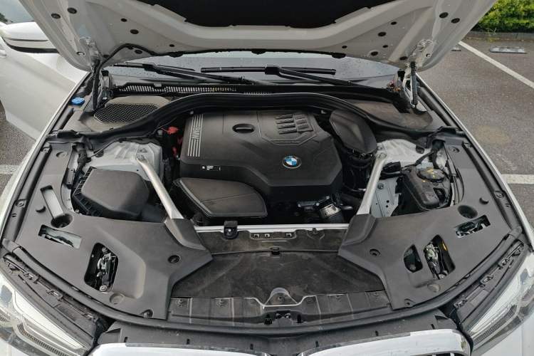 Used BMW 5 Series 2022 Restyled 525Li M Sport Package Engine Bay