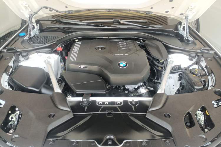 Used BMW 5 Series 2022 Second Facelift 525Li M Sport Package Engine Bay