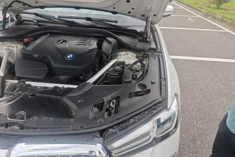 Used BMW 5 Series 2022 Restyled 530Li Leading Edition M Sport Package Engine Bay Left
