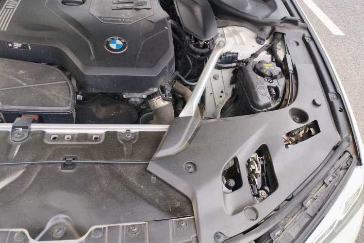 Used BMW 5 Series 2022 Restyled 525Li Luxury Package Engine Bay Left