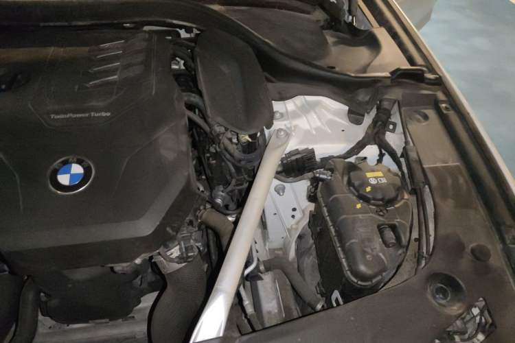 Used BMW 5 Series 2022 525Li M Sport Package Engine Bay Left