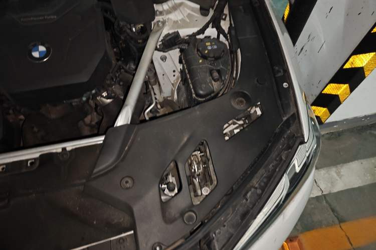 Used BMW 5 Series 2022 Restyled 525Li Luxury Package Engine Bay Left