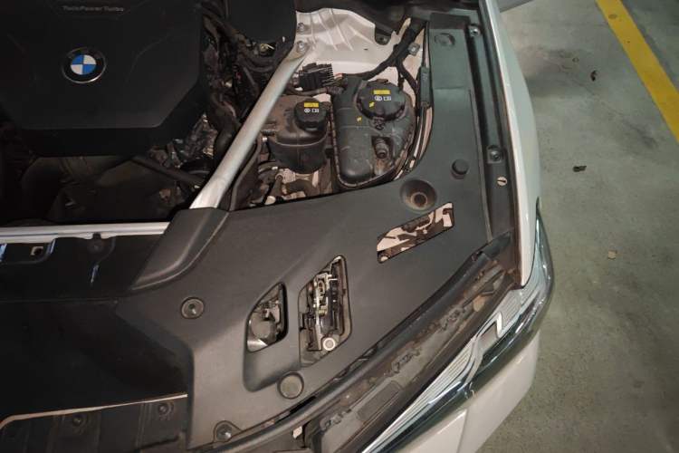 Used BMW 5 Series 2022 Second Facelift 530Li Leading Edition M Sport Package Engine Bay Left