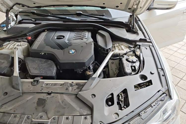 Used BMW 5 Series 2022 Restyled 525Li M Sport Package Engine Bay Left