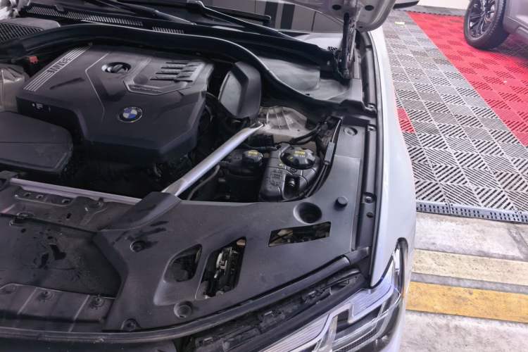 Used BMW 5 Series 2022 Second Facelift 530Li Leading Edition M Sport Package Engine Bay Left
