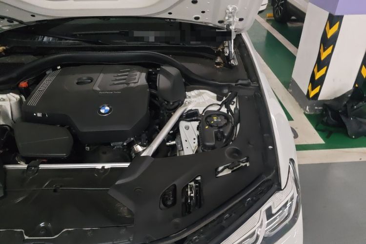 Used BMW 5 Series 2022 Restyled 525i M Sport Package Engine Bay Left