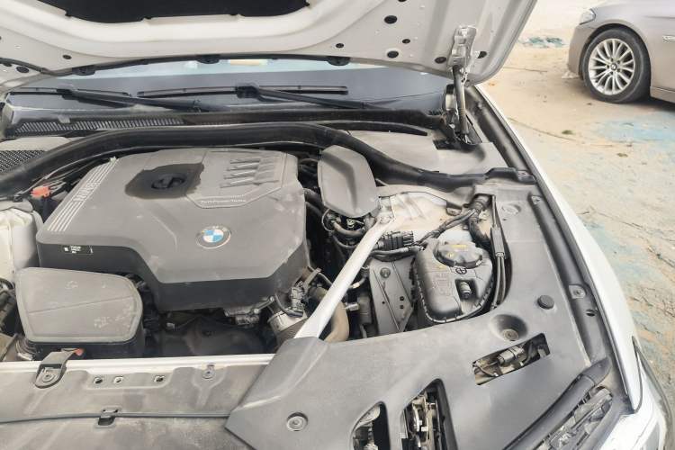 Used BMW 5 Series 2022 525Li M Sport Package Engine Bay Left
