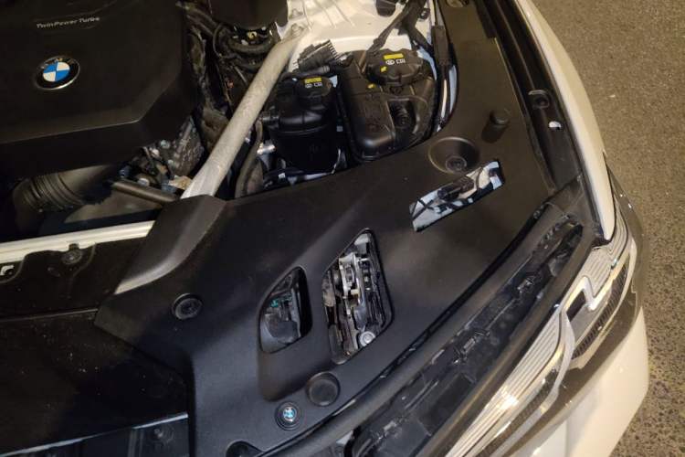 Used BMW 5 Series 2022 Restyled 530Li Leading Edition M Sport Package Engine Bay Left