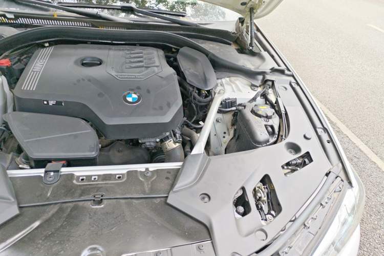 Used BMW 5 Series 2022 Second Facelift 525Li Luxury Package Engine Bay Left