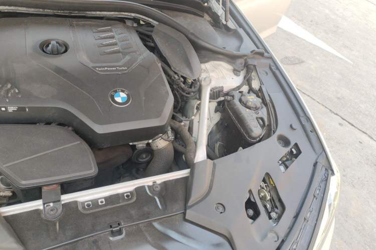 Used BMW 5 Series 2022 Restyled 525Li M Sport Package Engine Bay Left