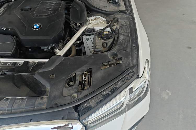 Used BMW 5 Series 2022 Restyled 525Li M Sport Package Engine Bay Left