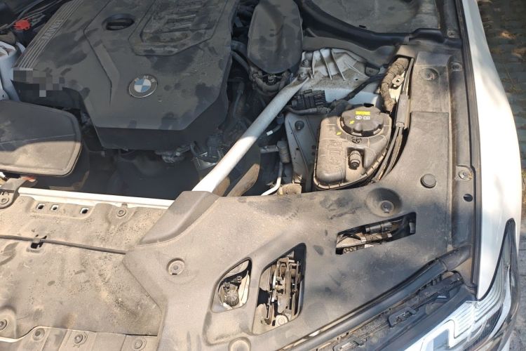 Used BMW 5 Series 2022 Second Facelift 525Li M Sport Package Engine Bay Left
