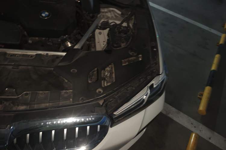 Used BMW 5 Series 2022 Second Facelift 525Li M Sport Package Engine Bay Left