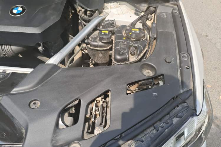 Used BMW 5 Series 2022 Restyled 530Li Leading Edition M Sport Package Engine Bay Left
