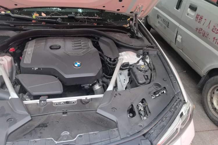 Used BMW 5 Series 2022 525Li M Sport Package Engine Bay Left