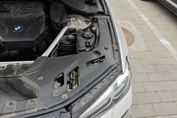 Used BMW 5 Series 2022 Second Facelift 530Li Luxury Version M Sport Package Engine Bay Left