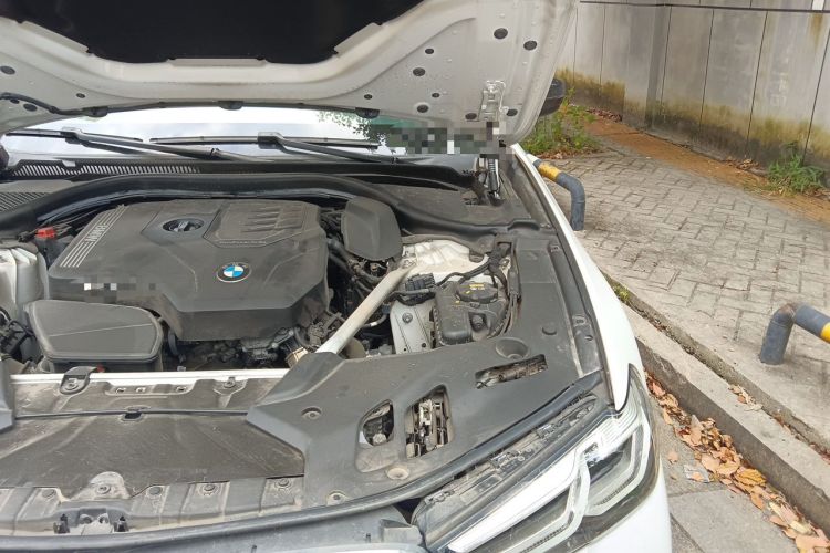 Used BMW 5 Series 2022 Restyled 525Li M Sport Package Engine Bay Left